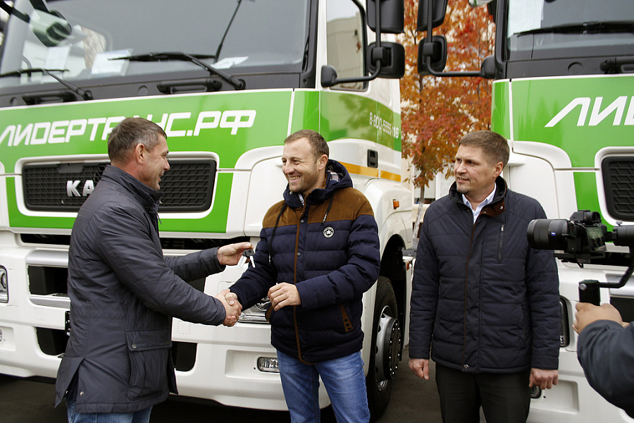Автомобили КАМАЗ-5490 NEO для «Лидер Транс»